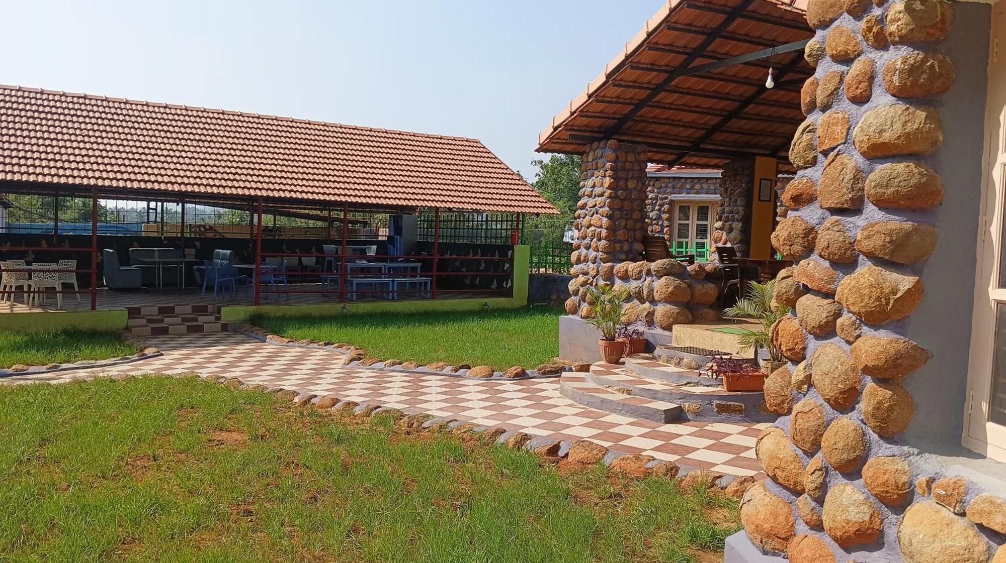 Vara Farms Mulhalli Buitenkant foto